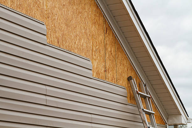 24/7 Emergency Siding Repair experts in Decatur, IL